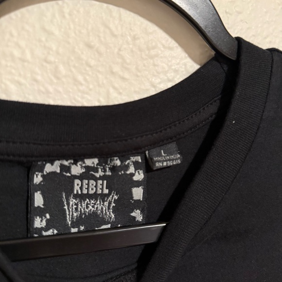 Rebels Vengeance Multicolor Skull Tee - Picture 4 of 8